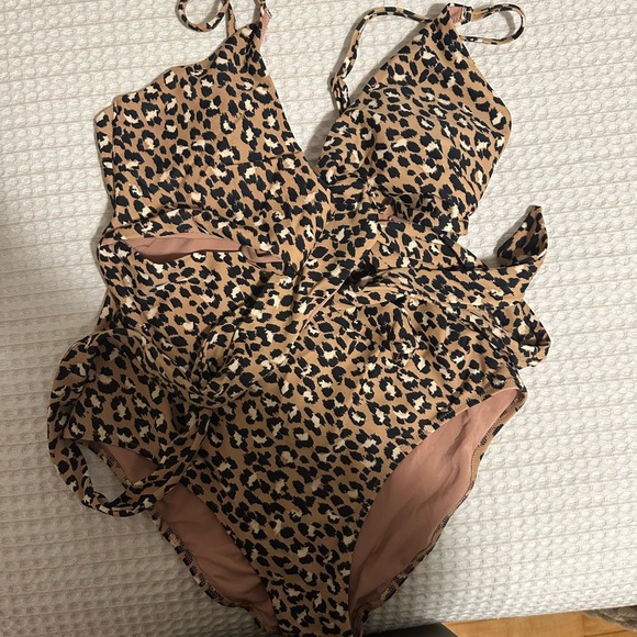 Aerie Medium Leopard Wrap One Piece Swimsuit - Picture 2 of 6